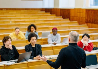 Languages, curriculum and teacher education